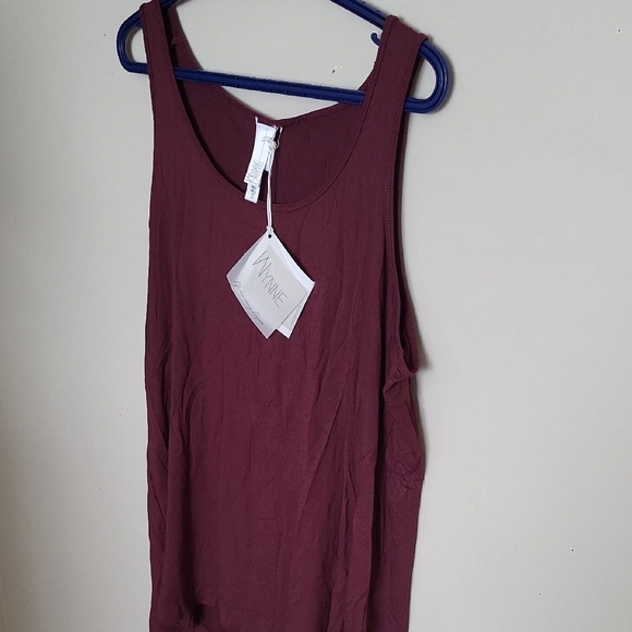 Wine Sleeveless Top - Picture 3 of 8